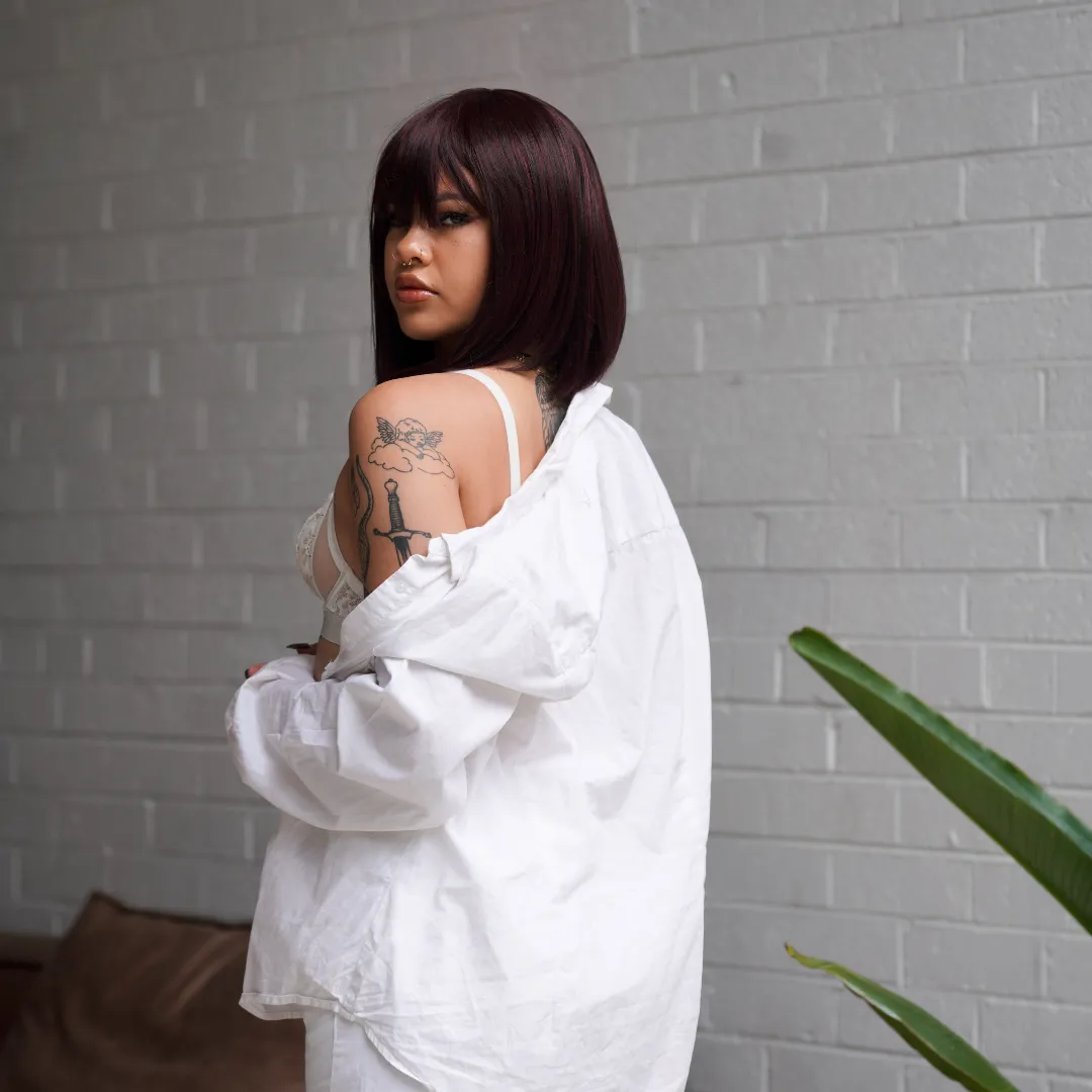 COURTNEY Burgundy Fringe Wig