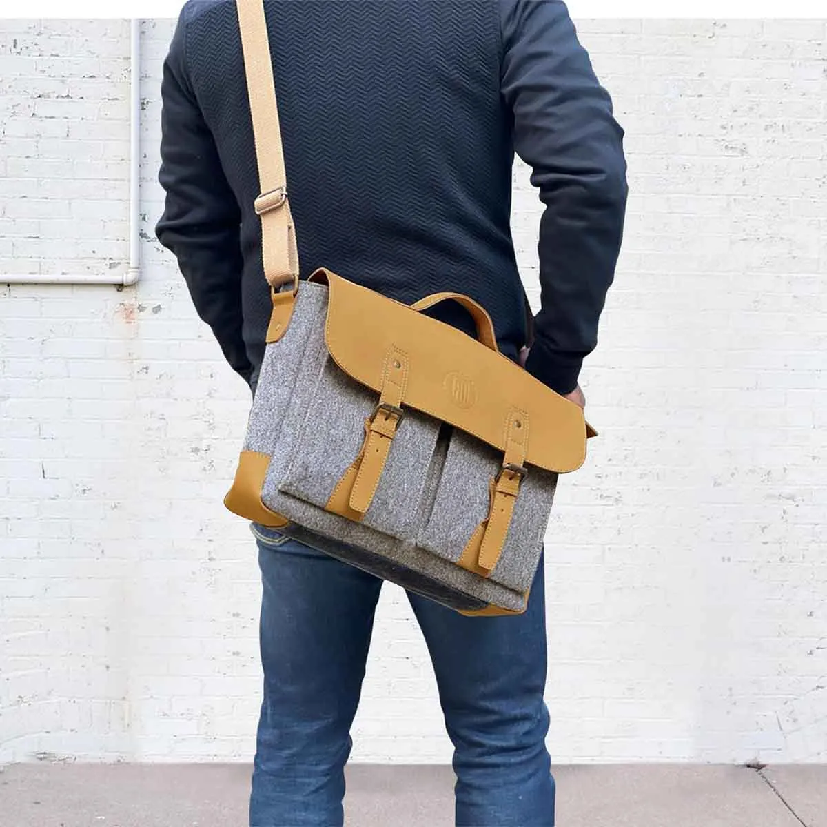 Mona B - Unisex Canvas Messenger Crossbody Laptop/Tablet/MacBook Bag: Arctic Light Grey